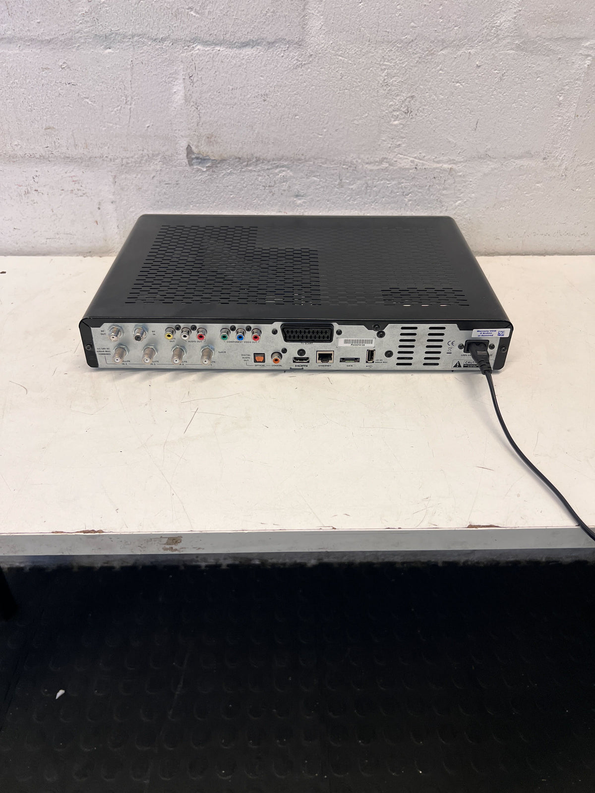 Stylish Black DVD Player with Remote Control – Minor Scratches