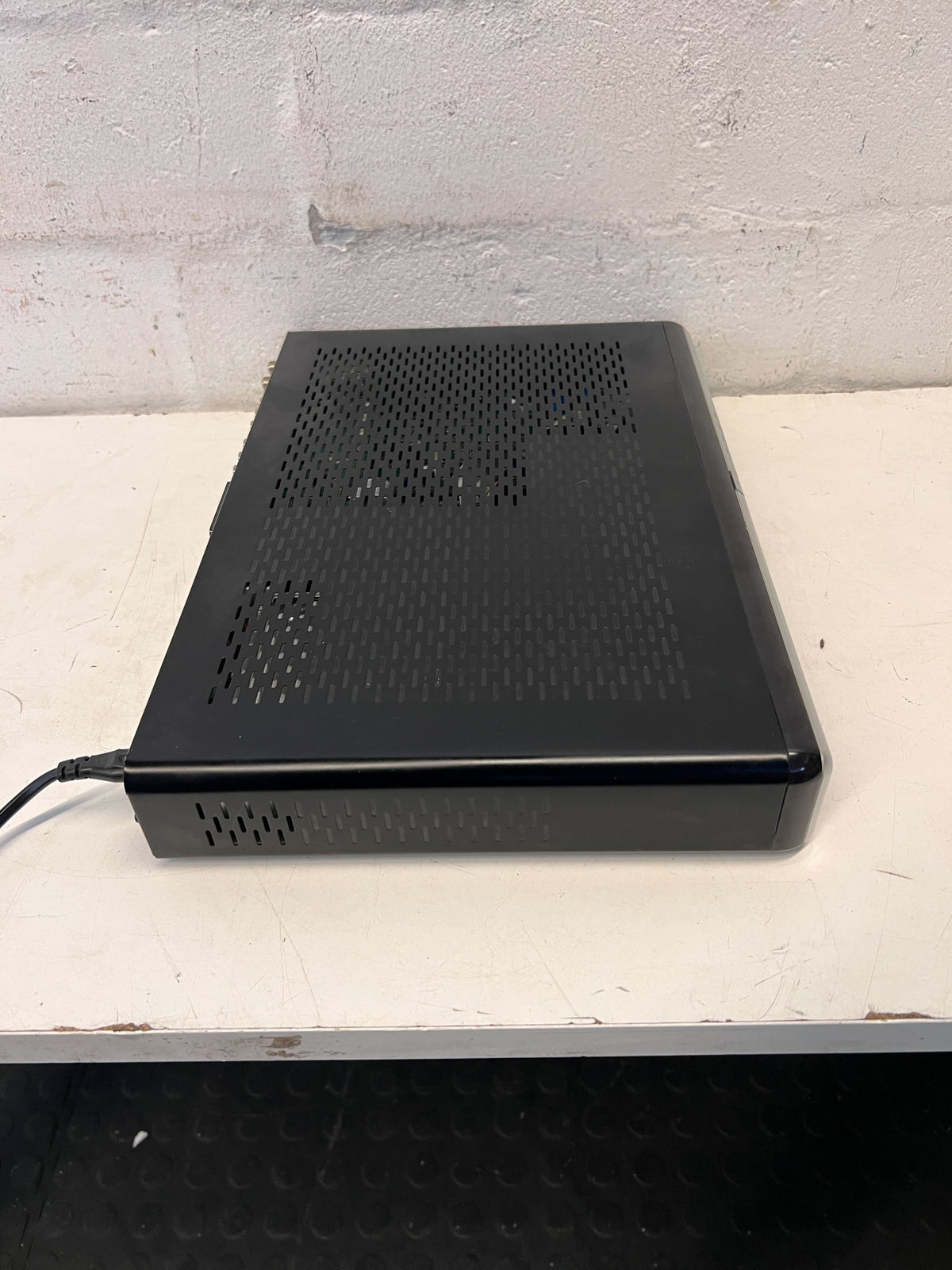 Stylish Black DVD Player with Remote Control – Minor Scratches