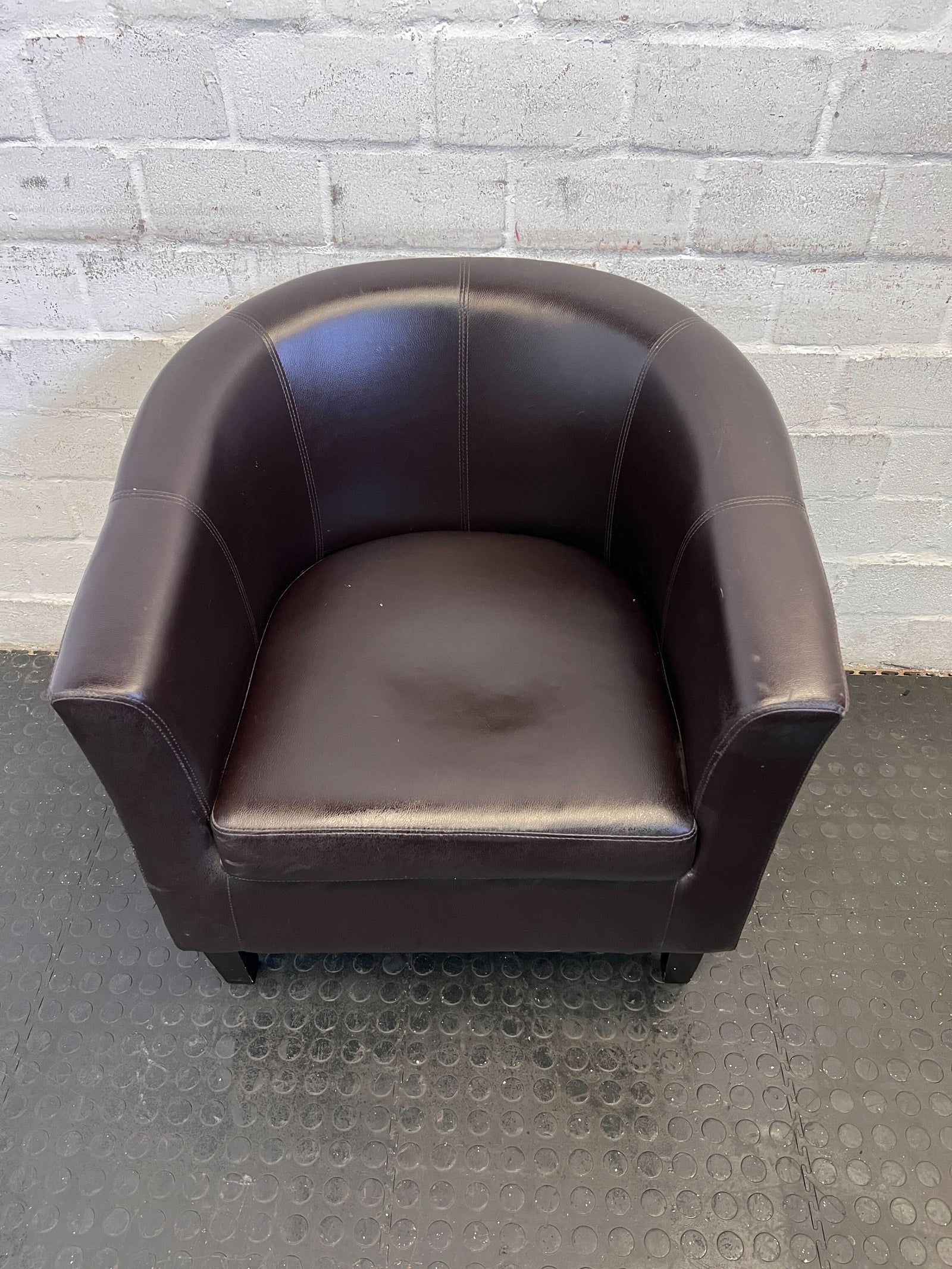 Stylish Black Faux Leather Barrel Chair – Minor Wear