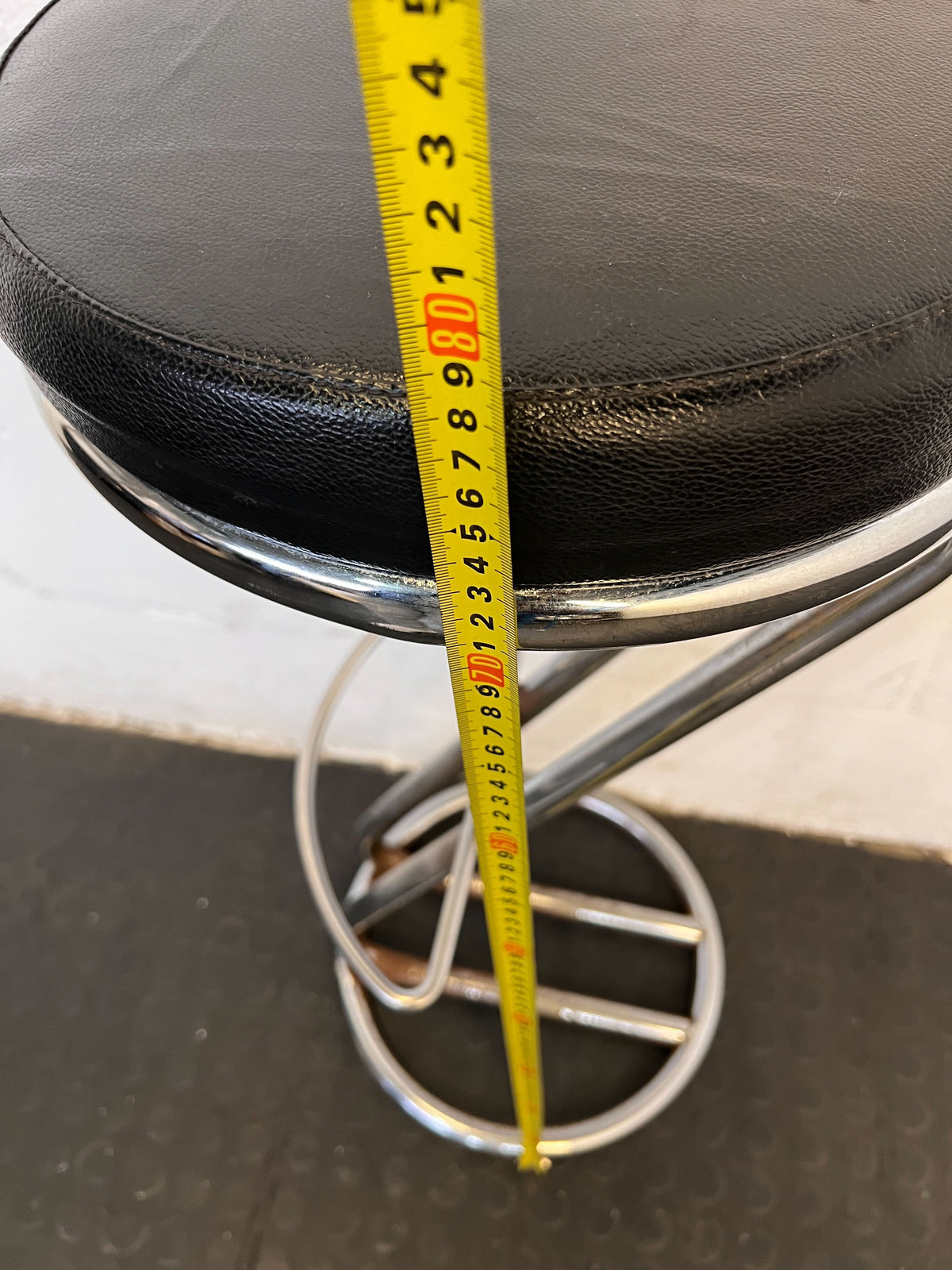 Stylish Black Leather Bar Stool with Chrome Base, Minor Wear - 2ndhandwarehouse.com