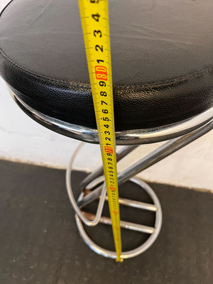 Stylish Black Leather Bar Stool with Chrome Base, Minor Wear - 2ndhandwarehouse.com