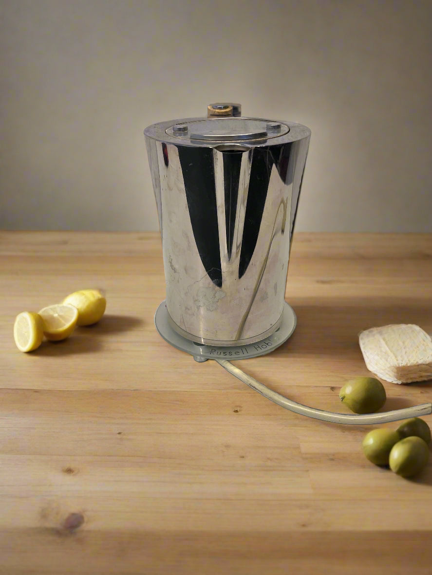 Stylish Chrome Russell Hobbs Electric Kettle – Minor Scratches