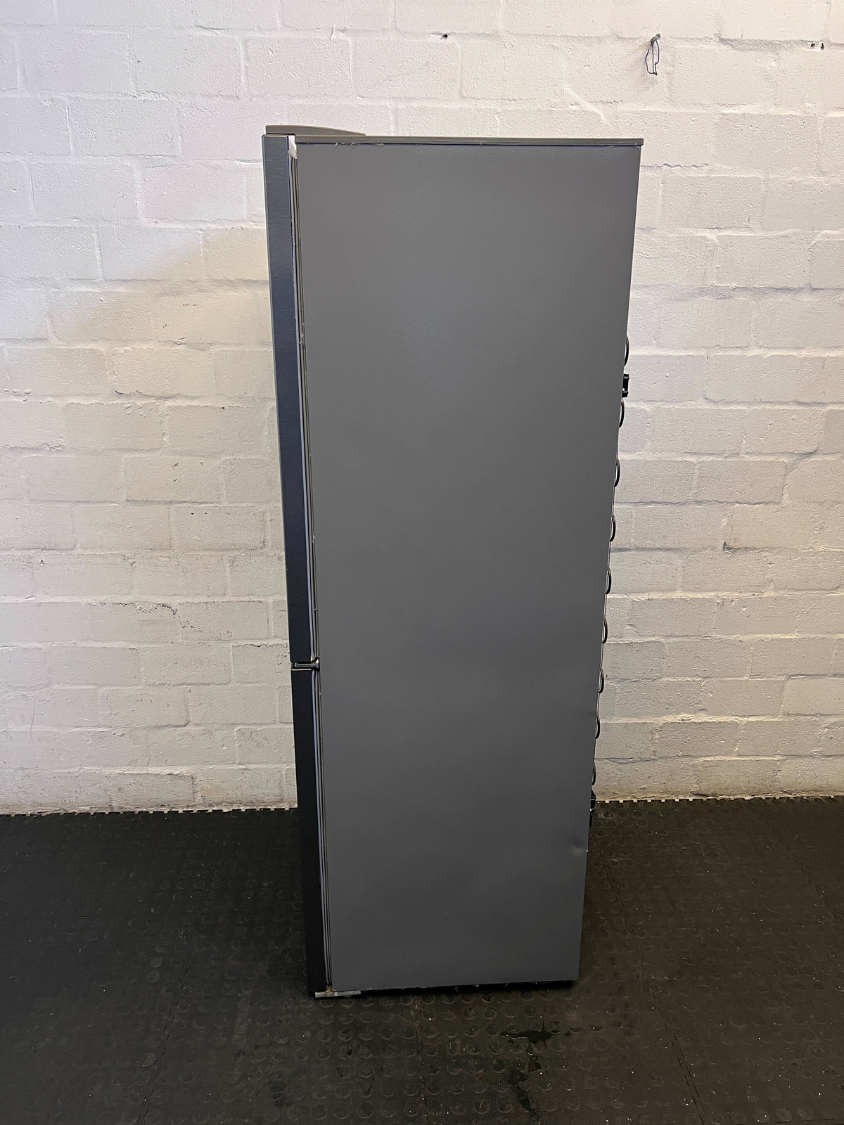 Stylish Defy Stainless Steel Fridge - Water Despenser Is Not Functional - REDUCED