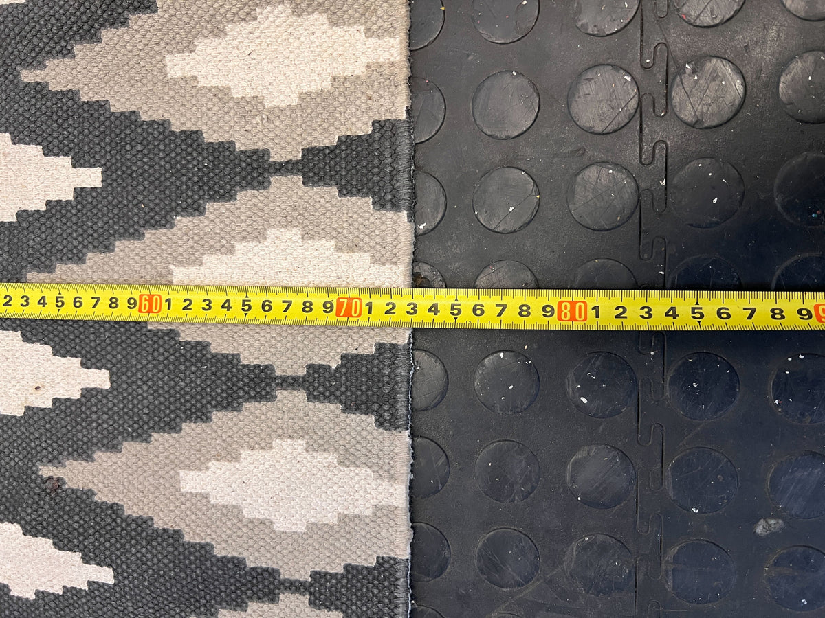 Stylish Geometric Pattern Area Rug - Beige & Grey - Soft Weave