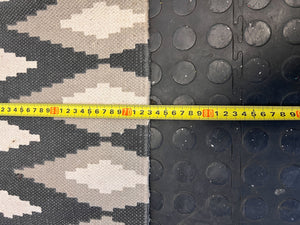 Stylish Geometric Pattern Area Rug - Beige & Grey - Soft Weave