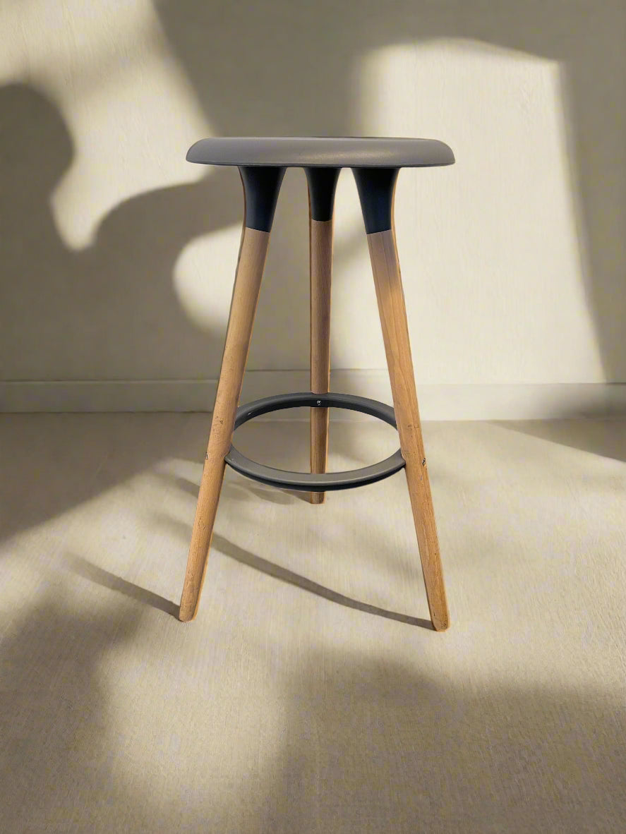 Stylish Gray Bar Stool with Wooden Legs and Footrest