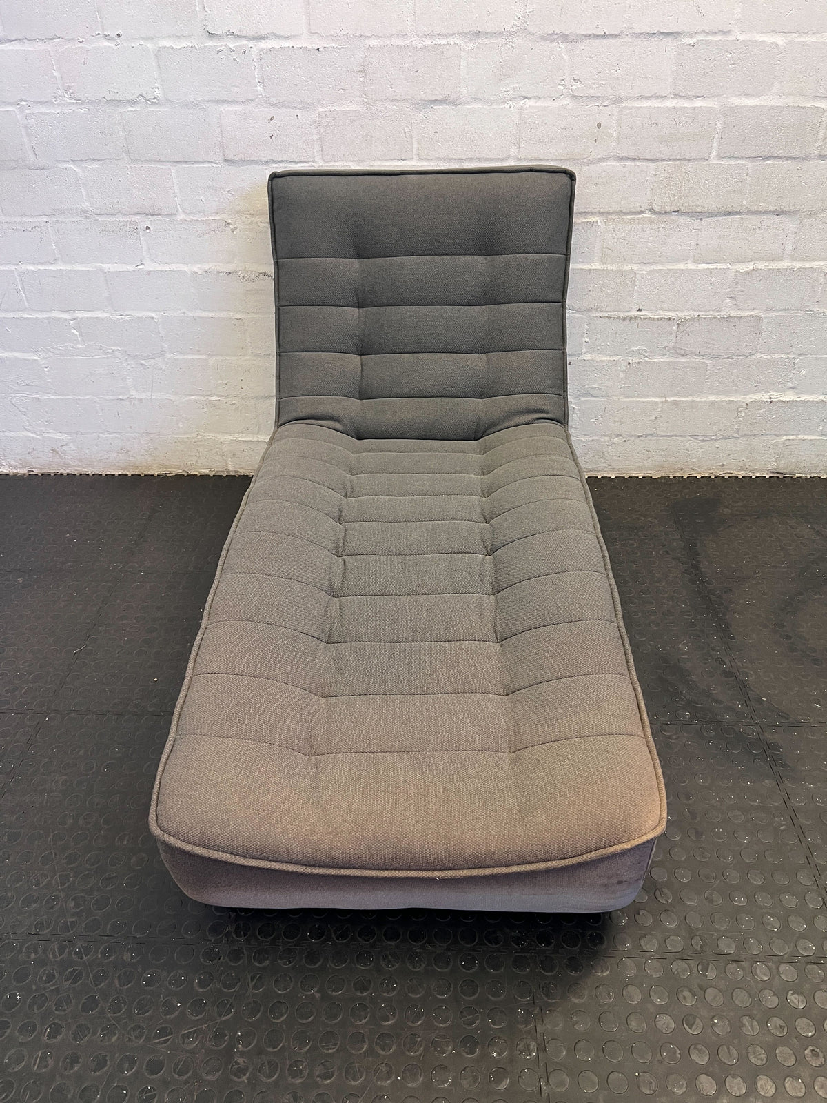 Stylish Grey Fabric Chaise Lounge with Minor Wear