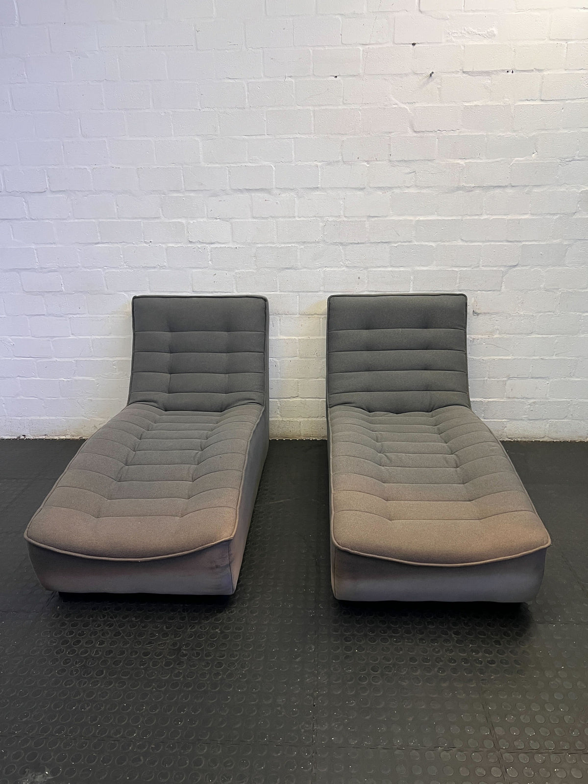 Stylish Grey Fabric Chaise Lounge with Minor Wear