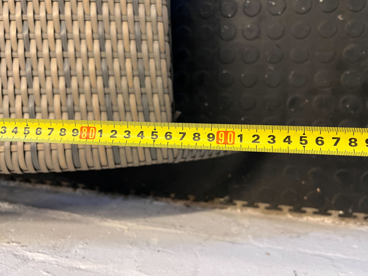 Stylish Grey Wicker Patio Chair with Ottoman – Comfortable & Modern