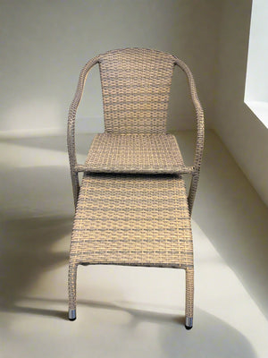 Stylish Grey Wicker Patio Chair with Ottoman – Comfortable & Modern