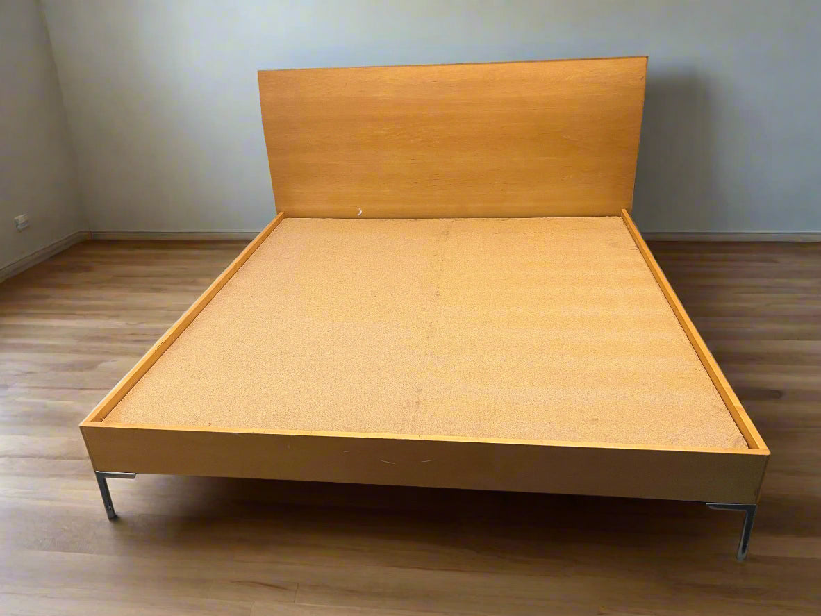 Stylish Mid-Century Modern King Bed Frame – Light Wood & Metal Legs