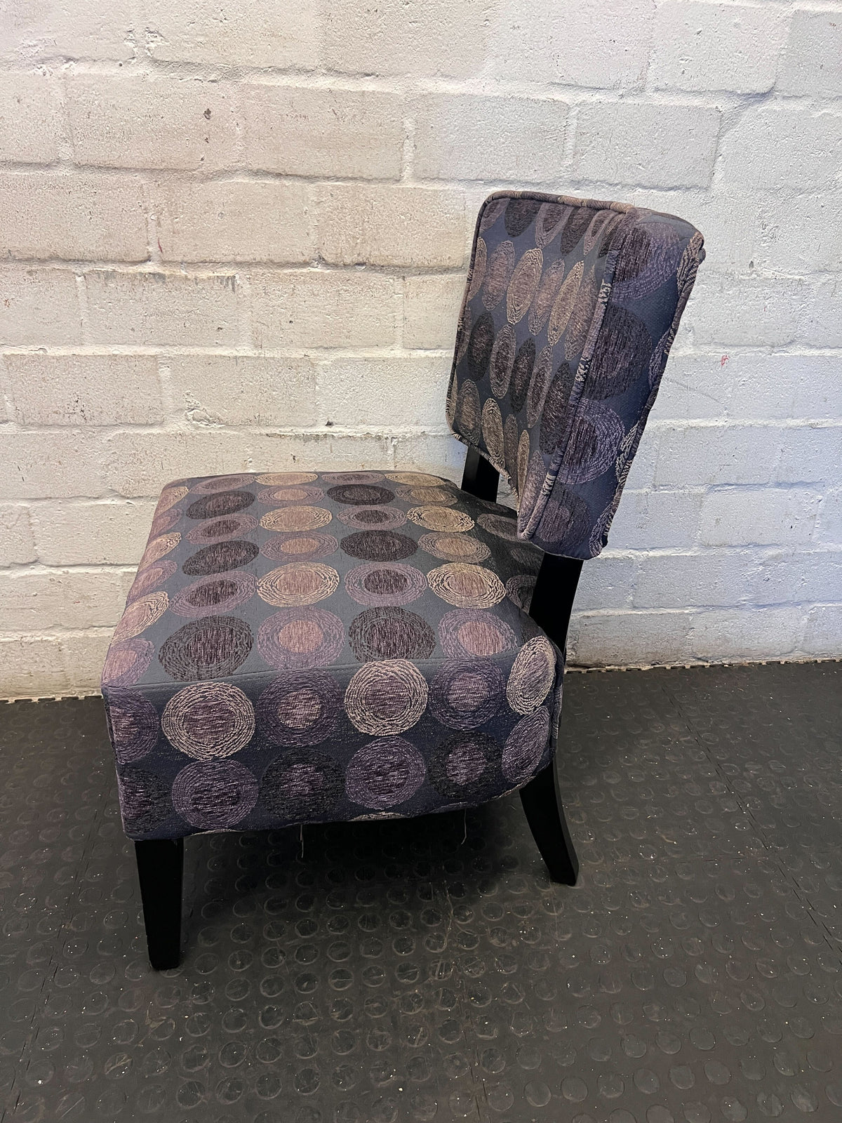 Stylish Patterned Slipper Chair - Modern Accent Seating - 2ndhandwarehouse.com