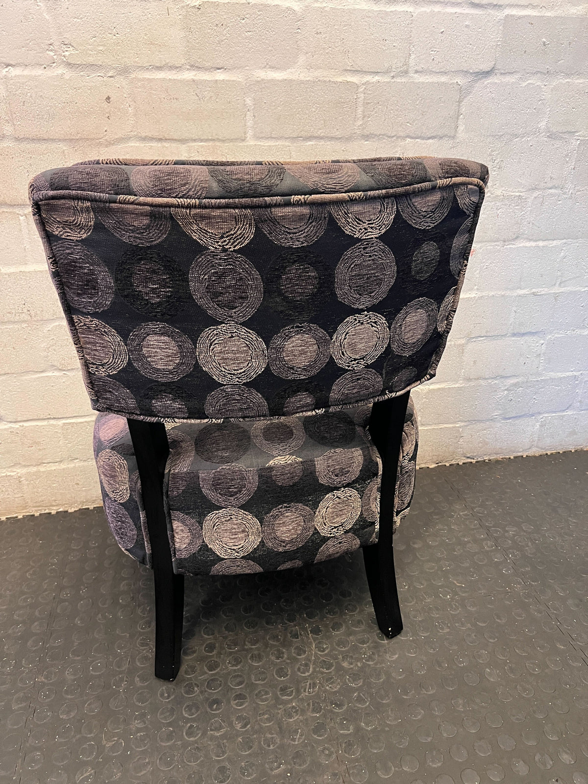 Stylish Patterned Slipper Chair - Modern Accent Seating - 2ndhandwarehouse.com