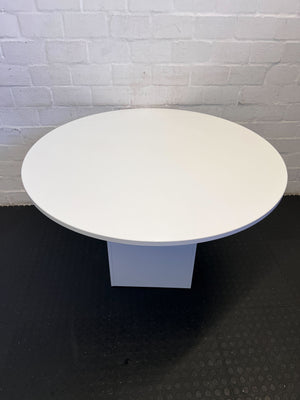 Stylish Round White Table with Modern Design and Minor Scratches