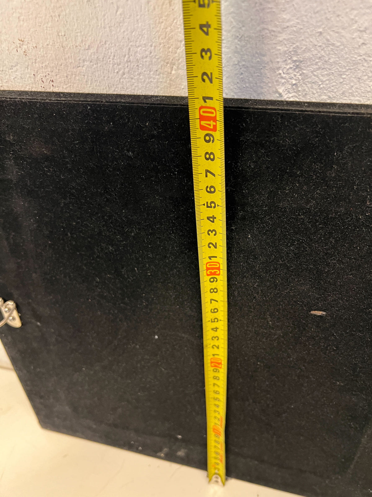 Stylish Square Mirror with Geometric Design - Minor Scratches - 40cm - 2ndhandwarehouse.com