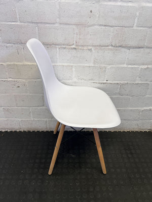 Stylish White Mid-Century Dining Chair