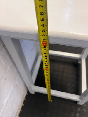 Stylish White Wooden Bar Stools with Minor Scratches – Perfect for Any Space