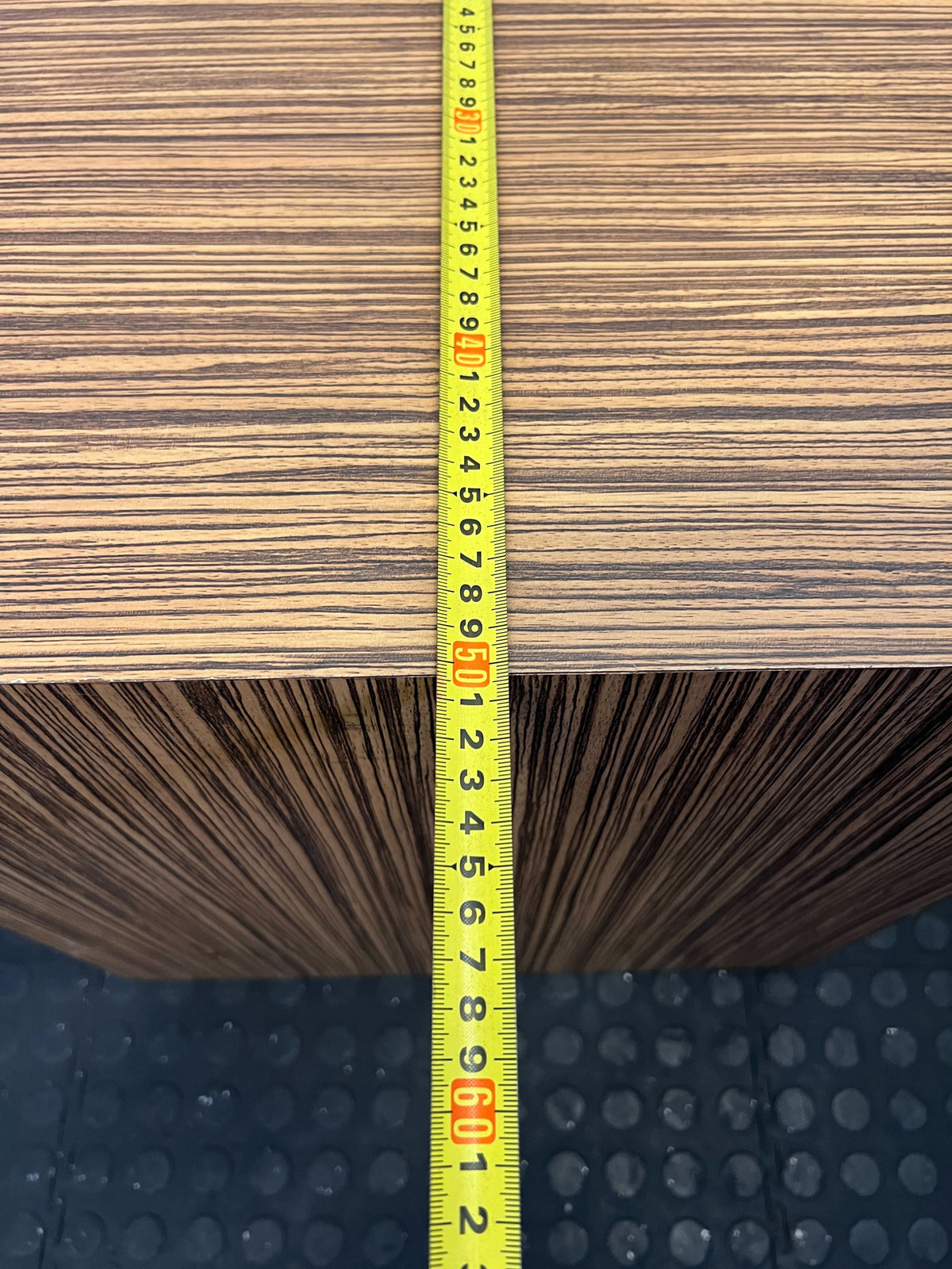 Stylish Wooden Square Side Table with Rich Grain Finish