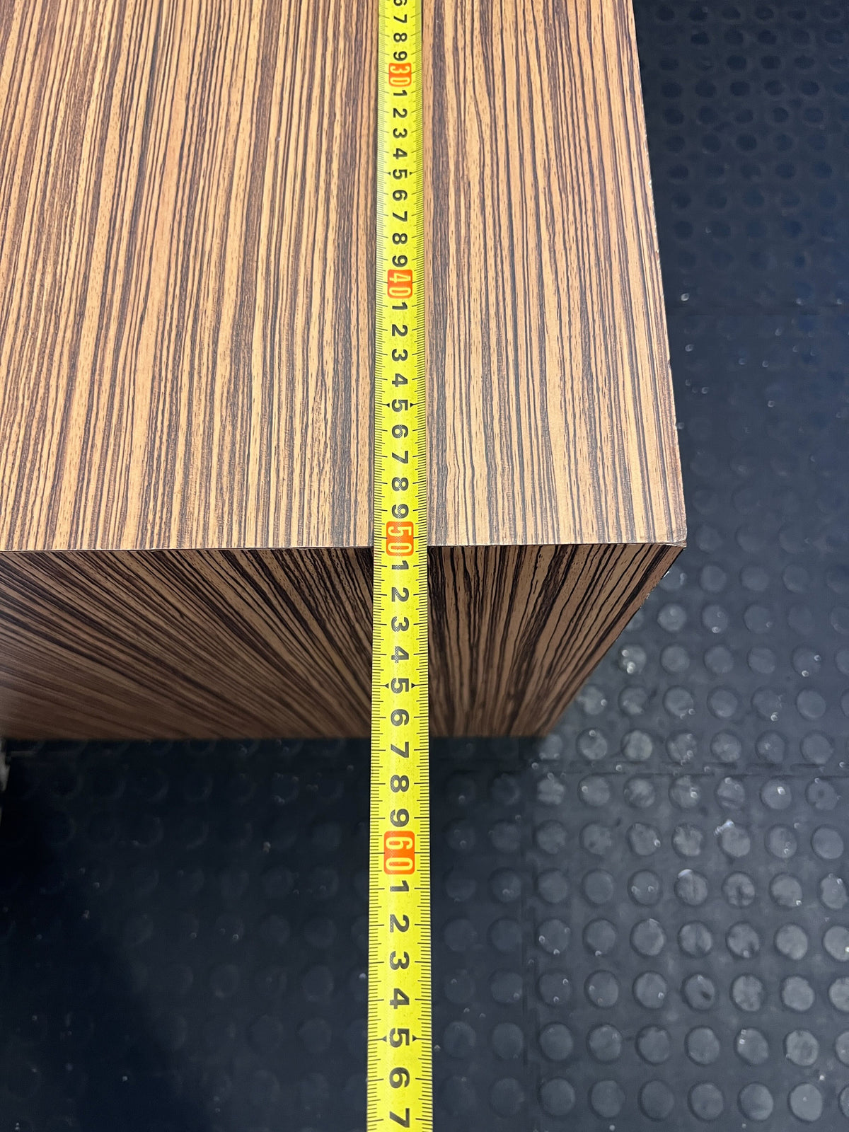 Stylish Wooden Square Side Table with Rich Grain Finish