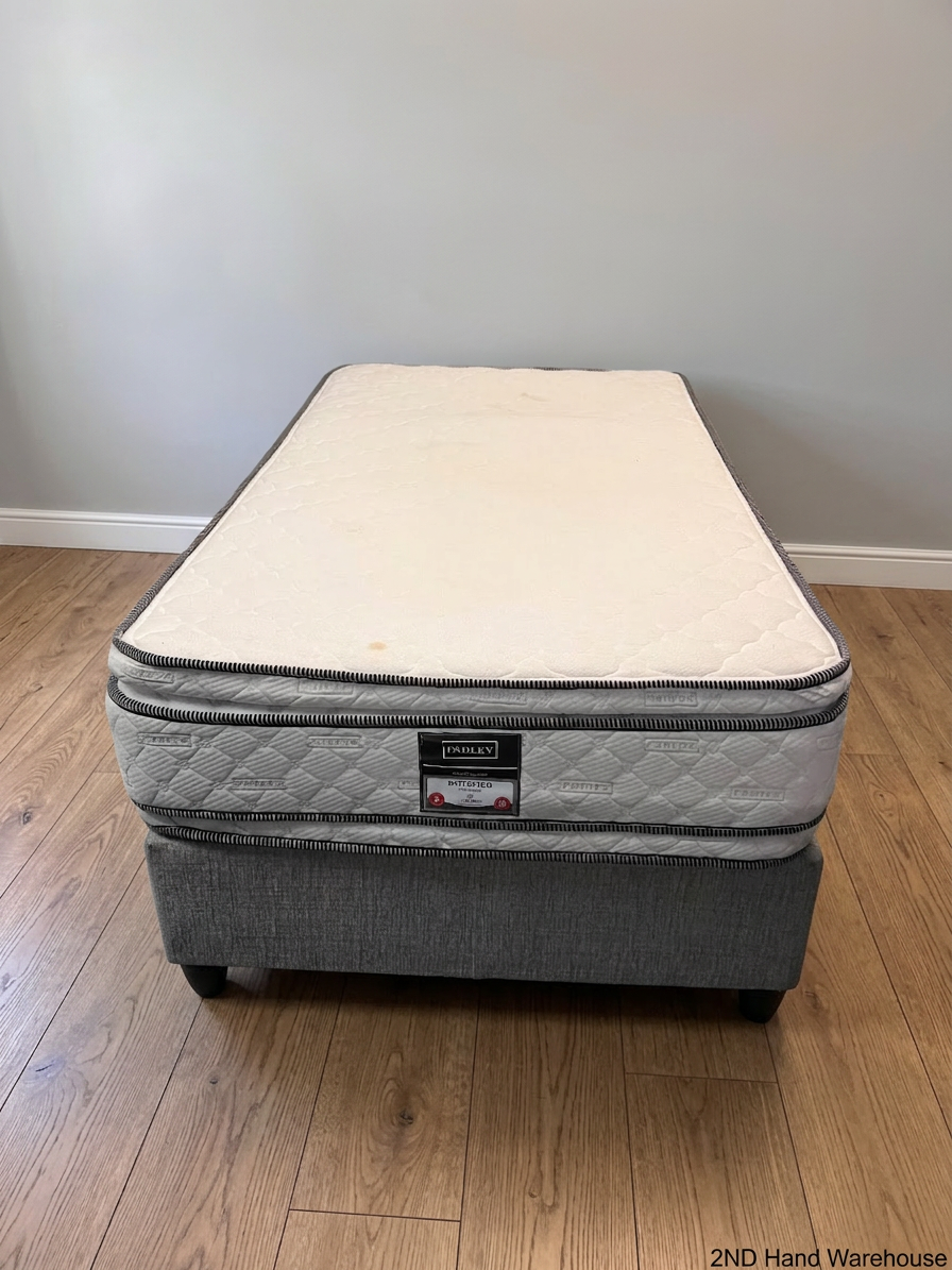 Three-Quarter Flippable Mattress and Grey Base Set — Great Condition