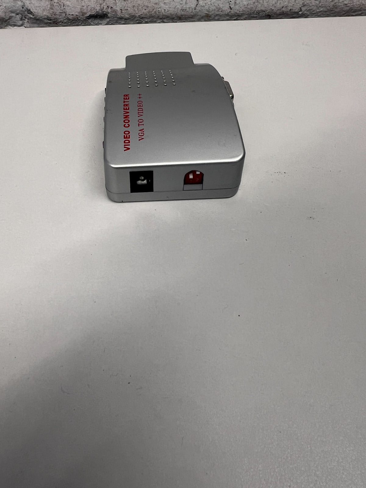 🖥️ VGA to Video Converter - Compact, Gray, Minor Scratches - 2ndhandwarehouse.com