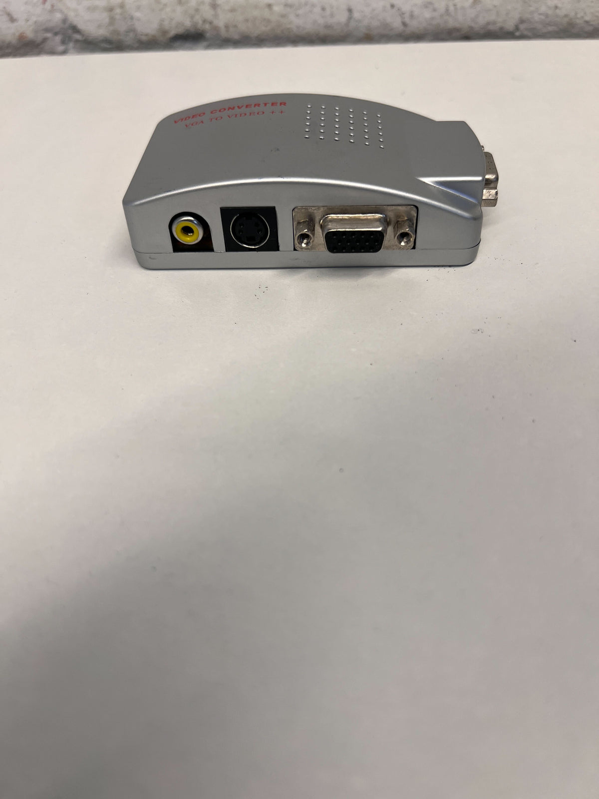 🖥️ VGA to Video Converter - Compact, Gray, Minor Scratches - 2ndhandwarehouse.com