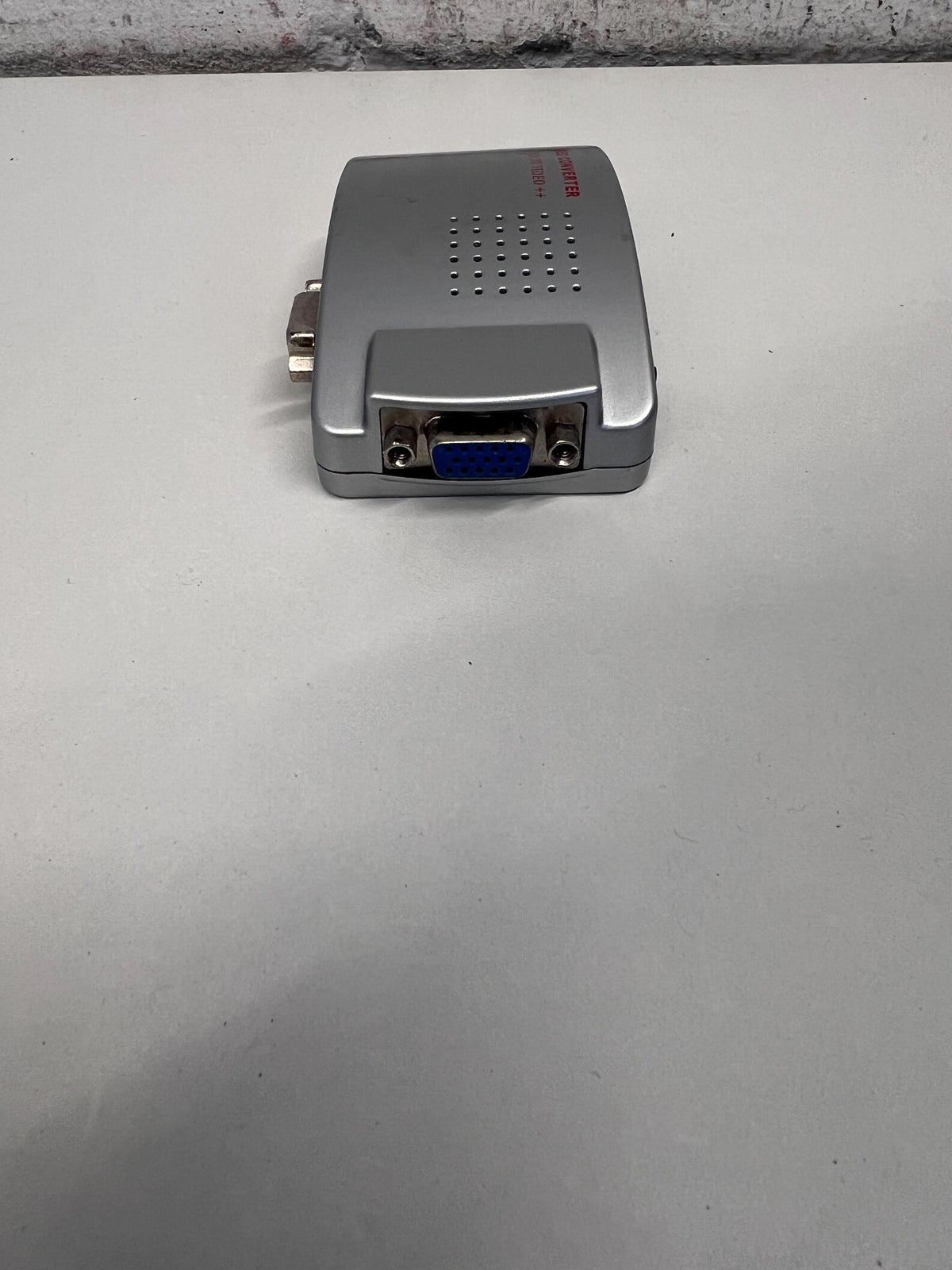 🖥️ VGA to Video Converter - Compact, Gray, Minor Scratches - 2ndhandwarehouse.com