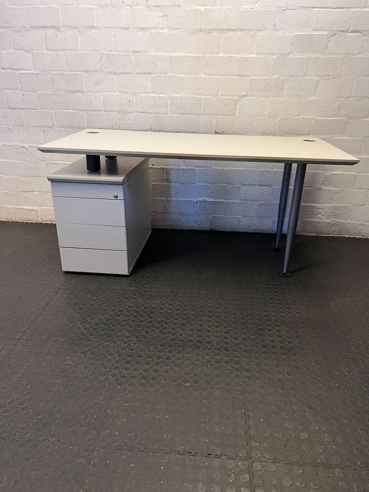 Versatile Grey Office Desk with Integrated 3-Drawer Pedestal - 2ndhandwarehouse.com
