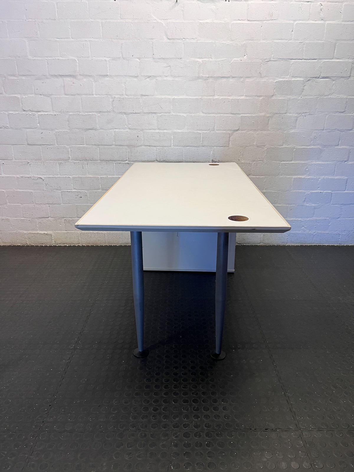 Versatile Grey Office Desk with Integrated 3-Drawer Pedestal - 2ndhandwarehouse.com