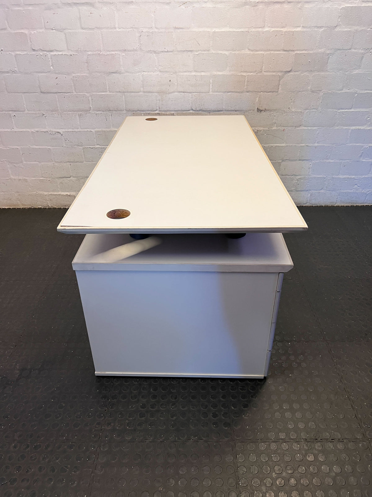 Versatile Grey Office Desk with Integrated 3-Drawer Pedestal - 2ndhandwarehouse.com