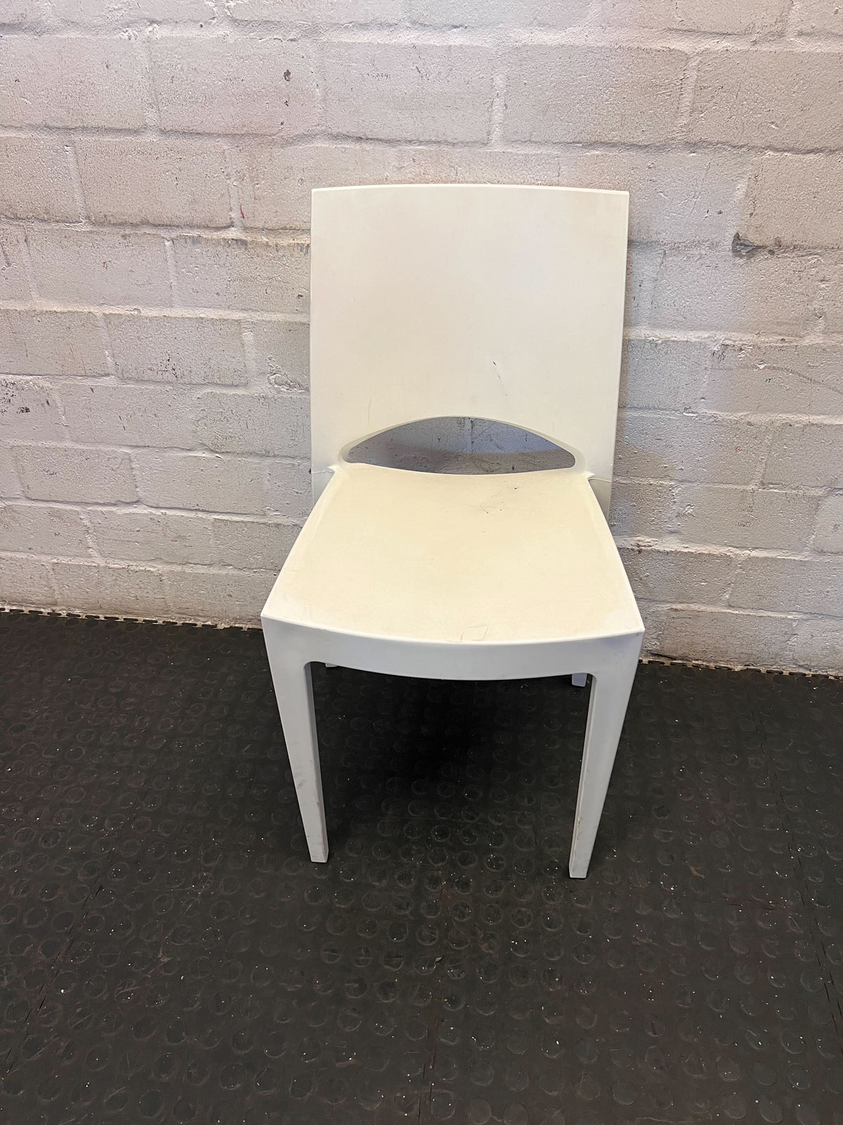 Versatile White Molded Dining Chair - 2ndhandwarehouse.com