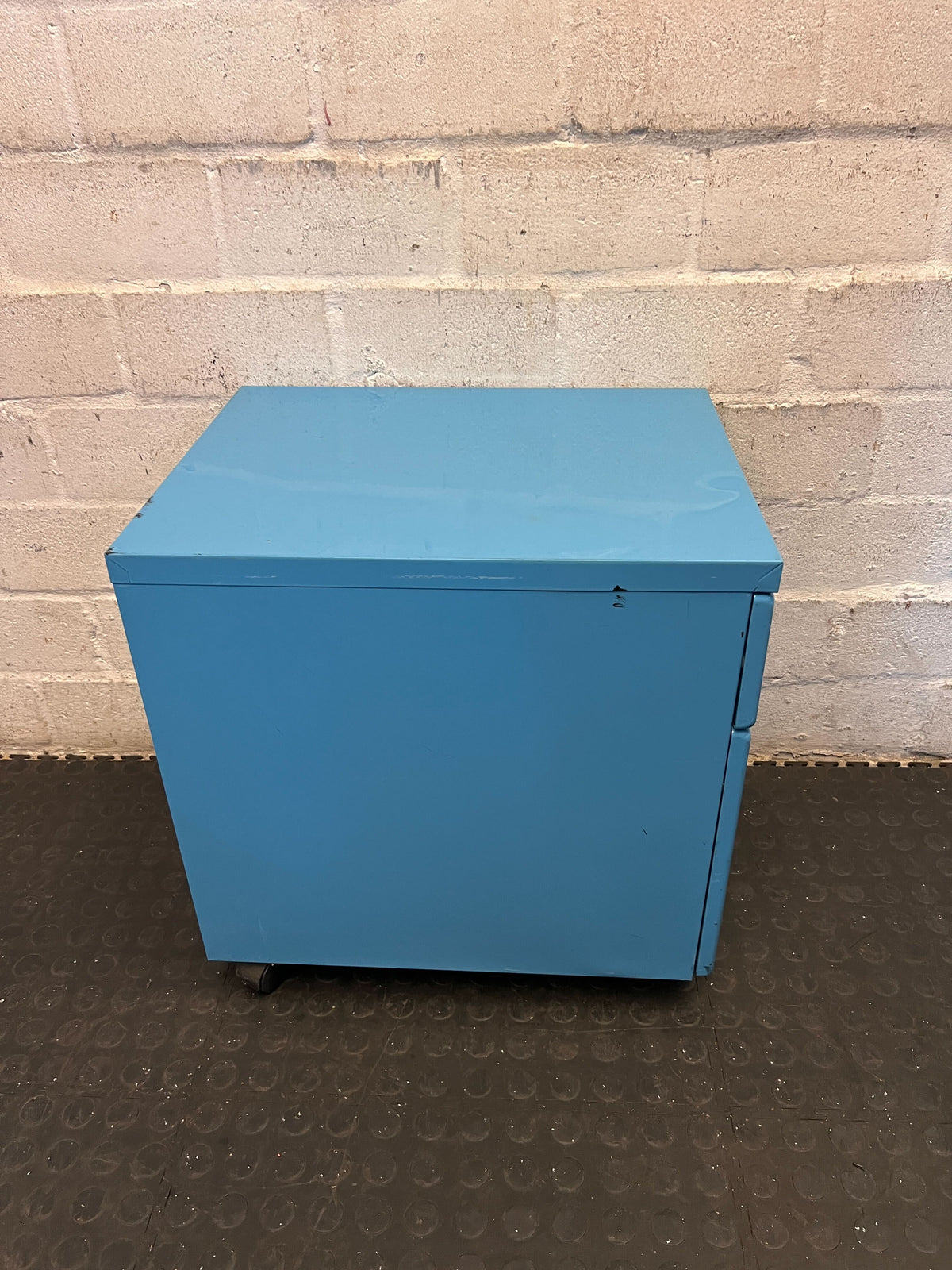 Vibrant Blue 2-Drawer Mobile Filing Cabinet - 2ndhandwarehouse.com