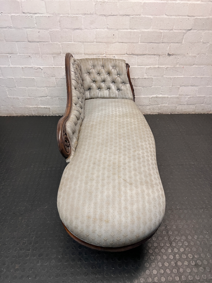 Victorian Style Button-Tufted Chaise Longue — Used Condition