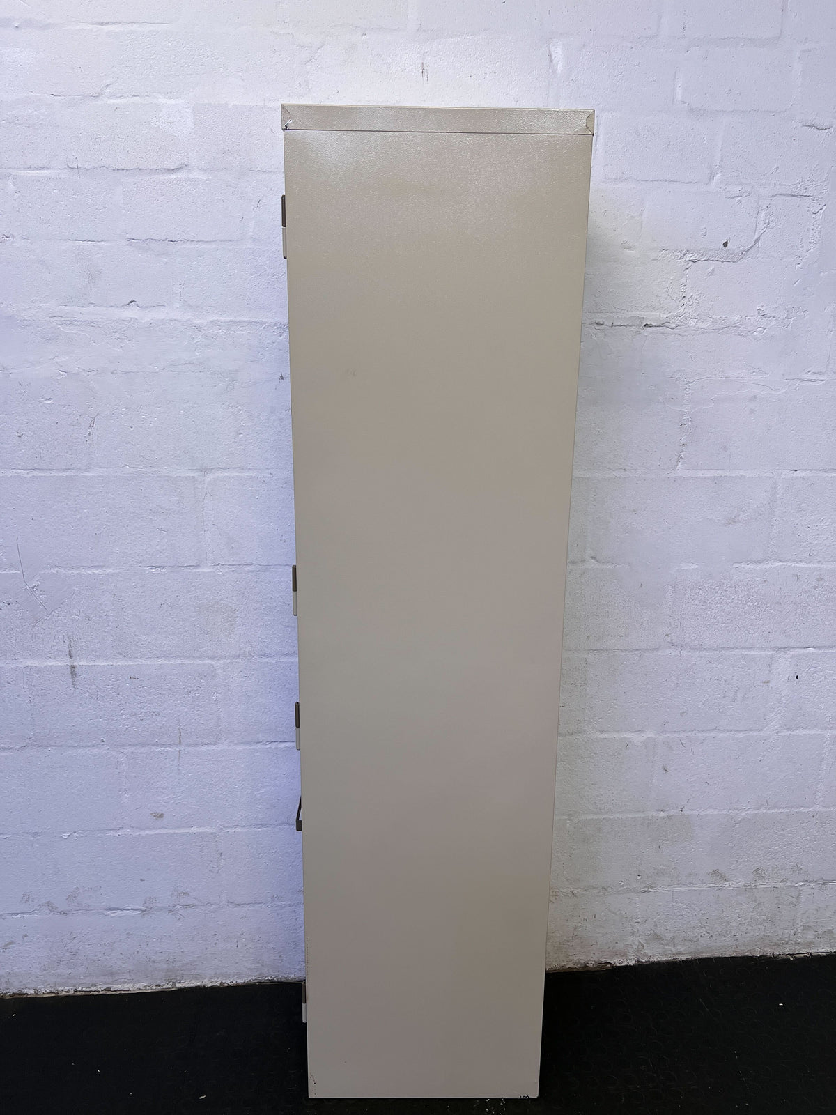 Industrial Two-Tier Metal Locker Storage Unit