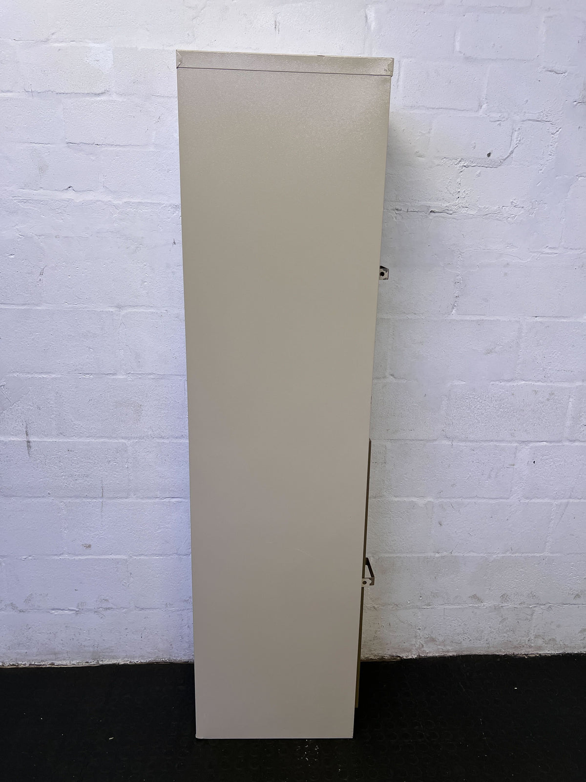 Industrial Two-Tier Metal Locker Storage Unit