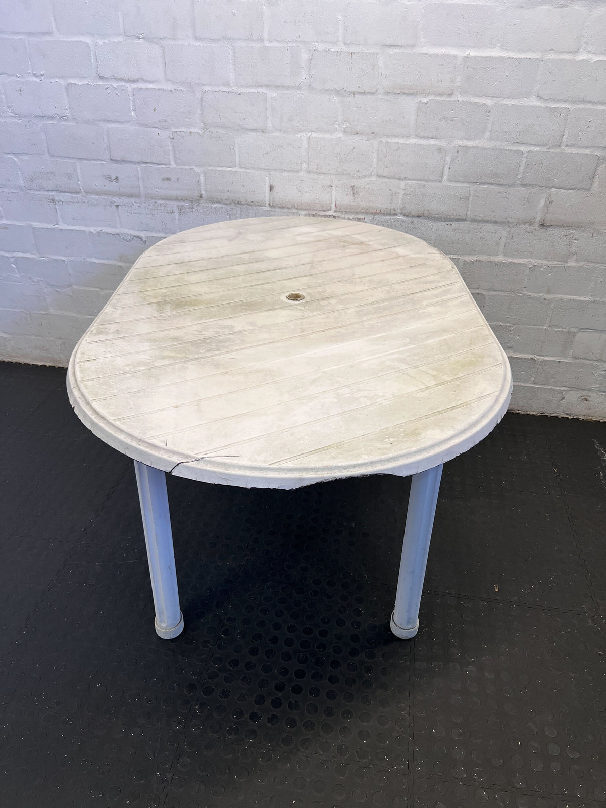 Vintage Oval White Plastic Garden Table with Minor Wear - 2ndhandwarehouse.com