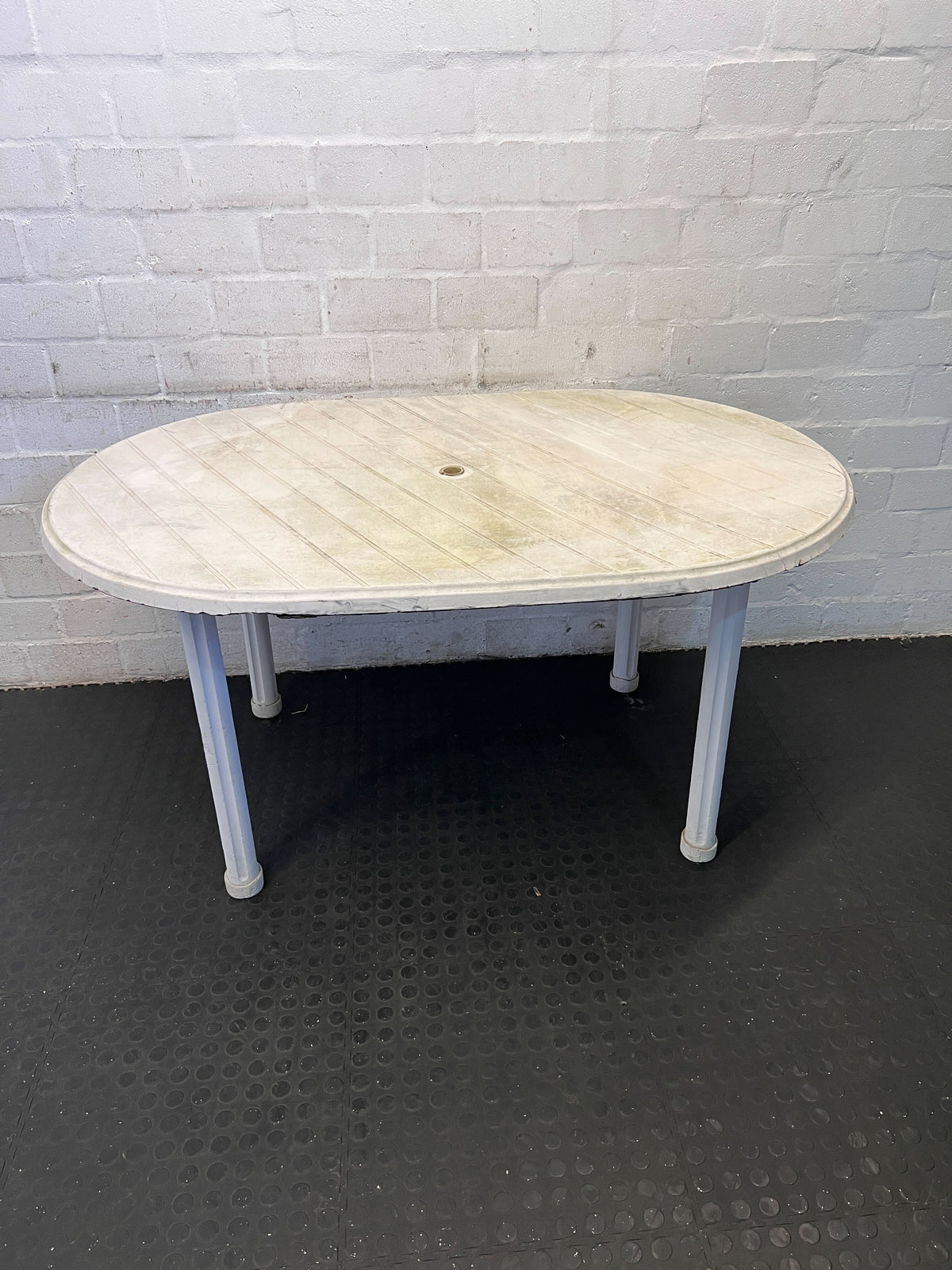Vintage Oval White Plastic Garden Table with Minor Wear - 2ndhandwarehouse.com