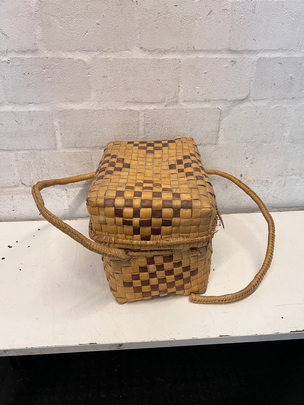 Vintage Two-Tone Woven Rattan Picnic Basket with Lid - 2ndhandwarehouse.com