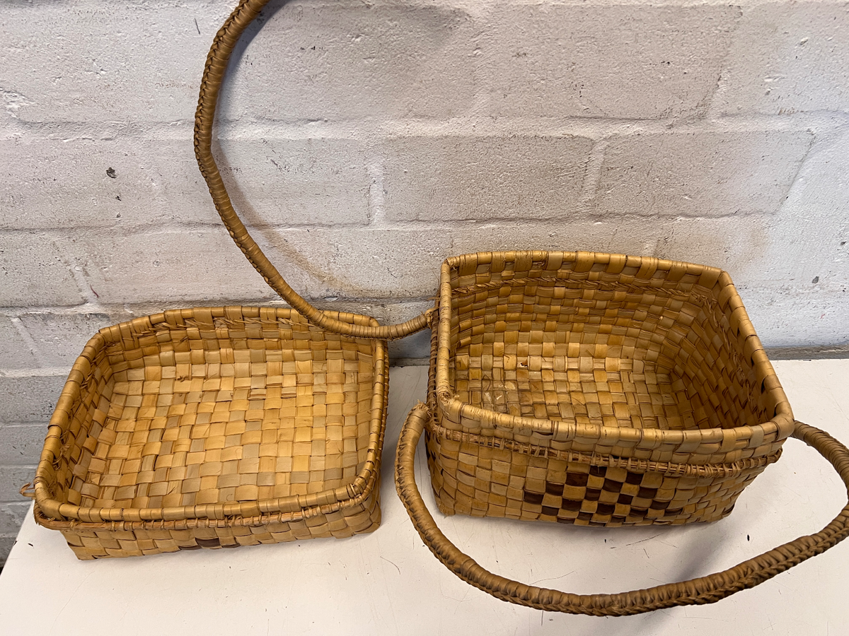 Vintage Two-Tone Woven Rattan Picnic Basket with Lid - 2ndhandwarehouse.com