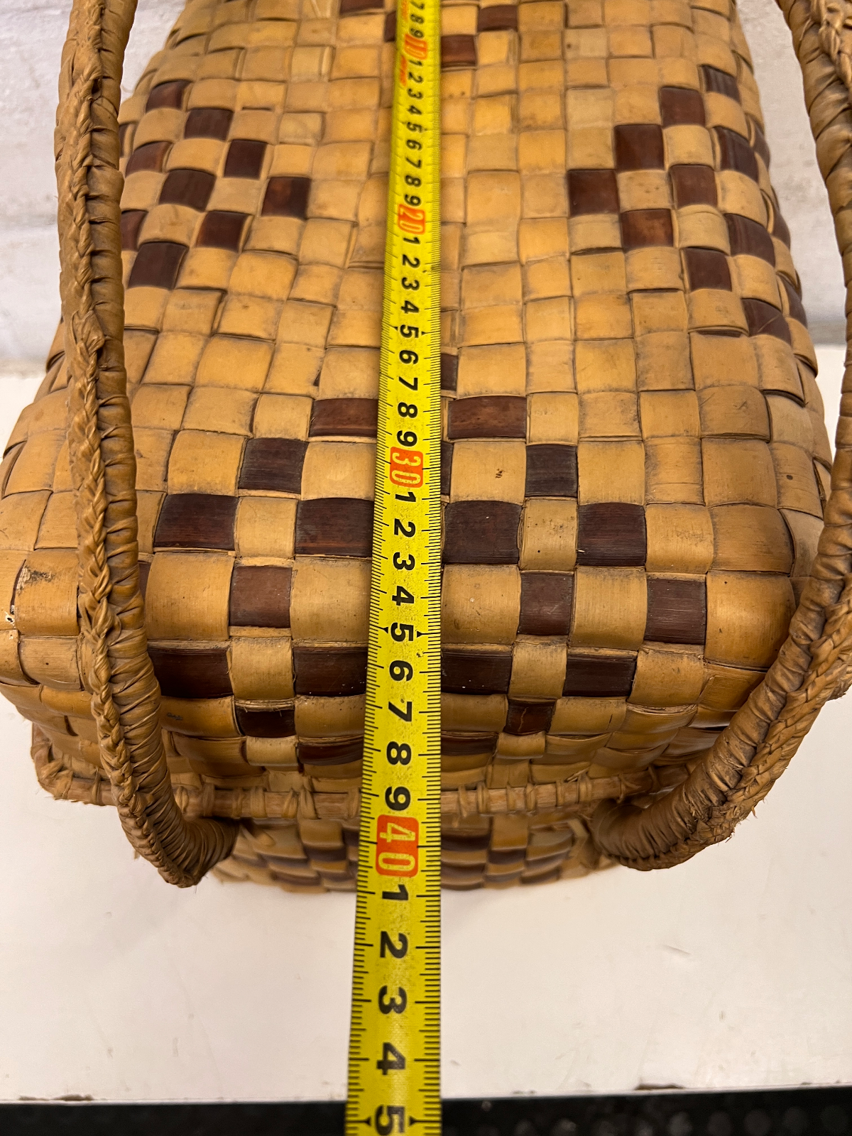 Vintage Two-Tone Woven Rattan Picnic Basket with Lid - 2ndhandwarehouse.com
