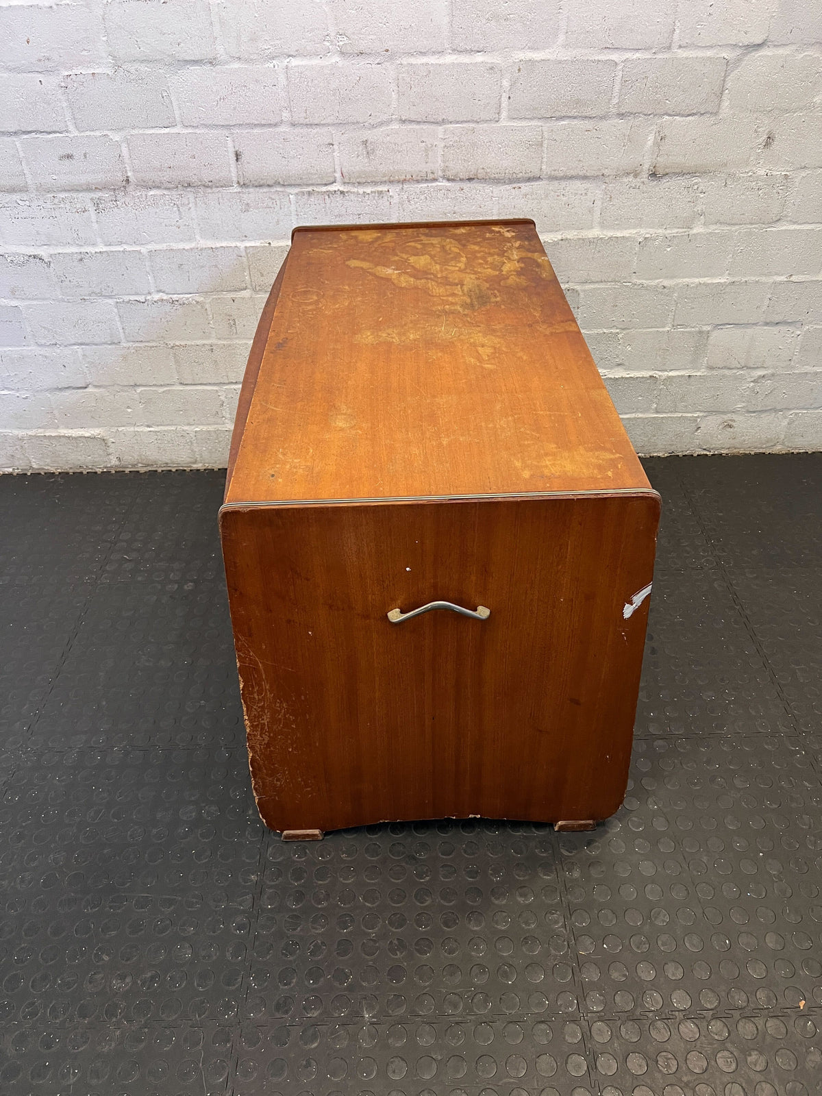 Vintage Wooden Storage Chest with Charm – Minor Wear - 2ndhandwarehouse.com