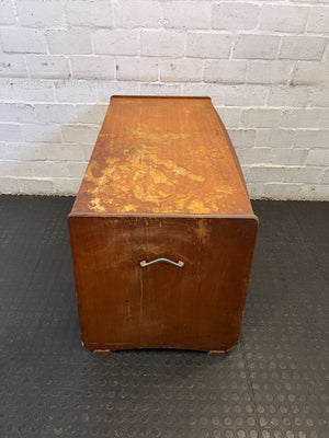 Vintage Wooden Storage Chest with Charm – Minor Wear - 2ndhandwarehouse.com