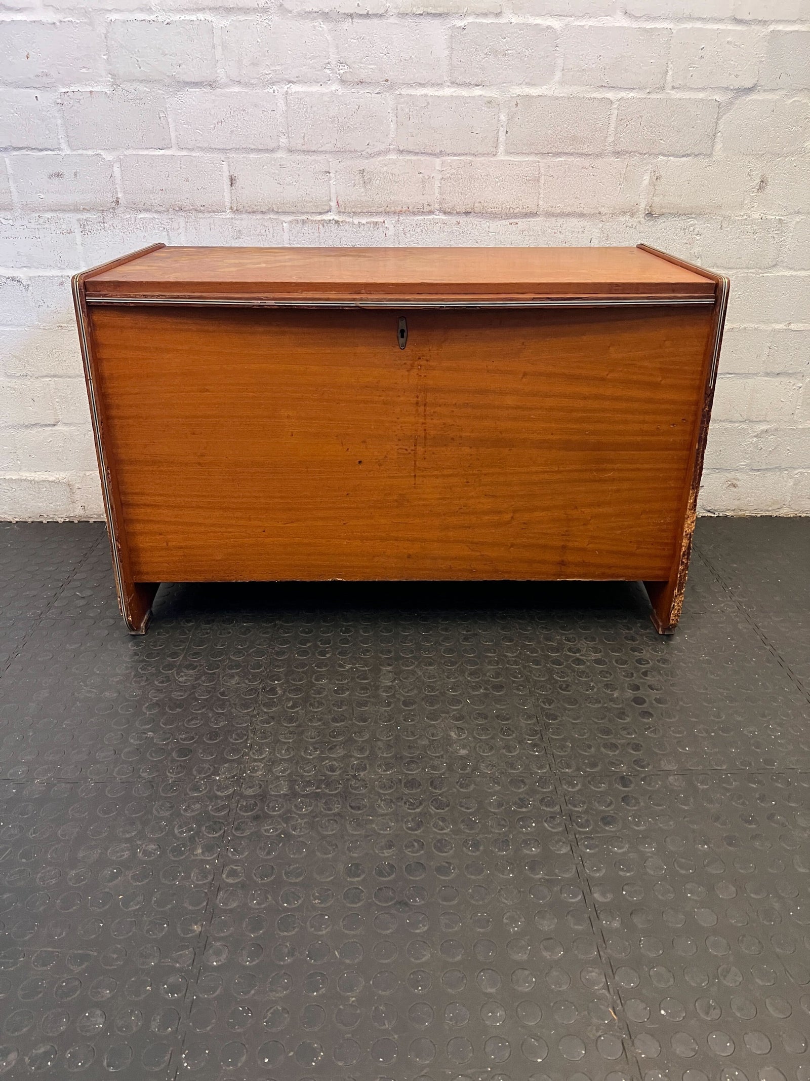 Vintage Wooden Storage Chest with Charm – Minor Wear - 2ndhandwarehouse.com