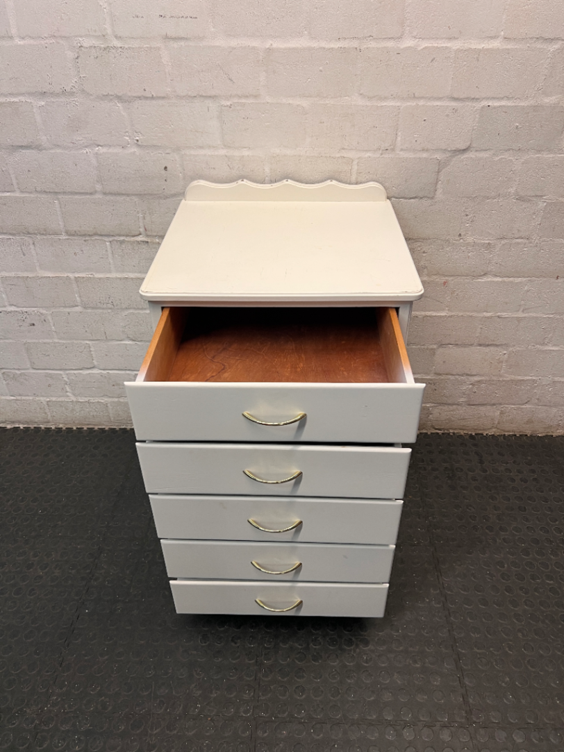 White 5-Drawer Chest with Scalloped Top Rail