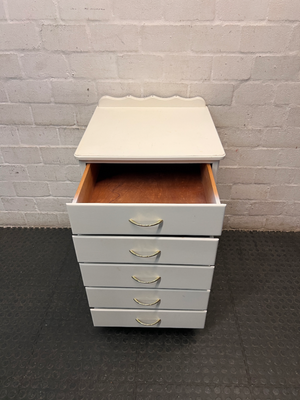 White 5-Drawer Chest with Scalloped Top Rail