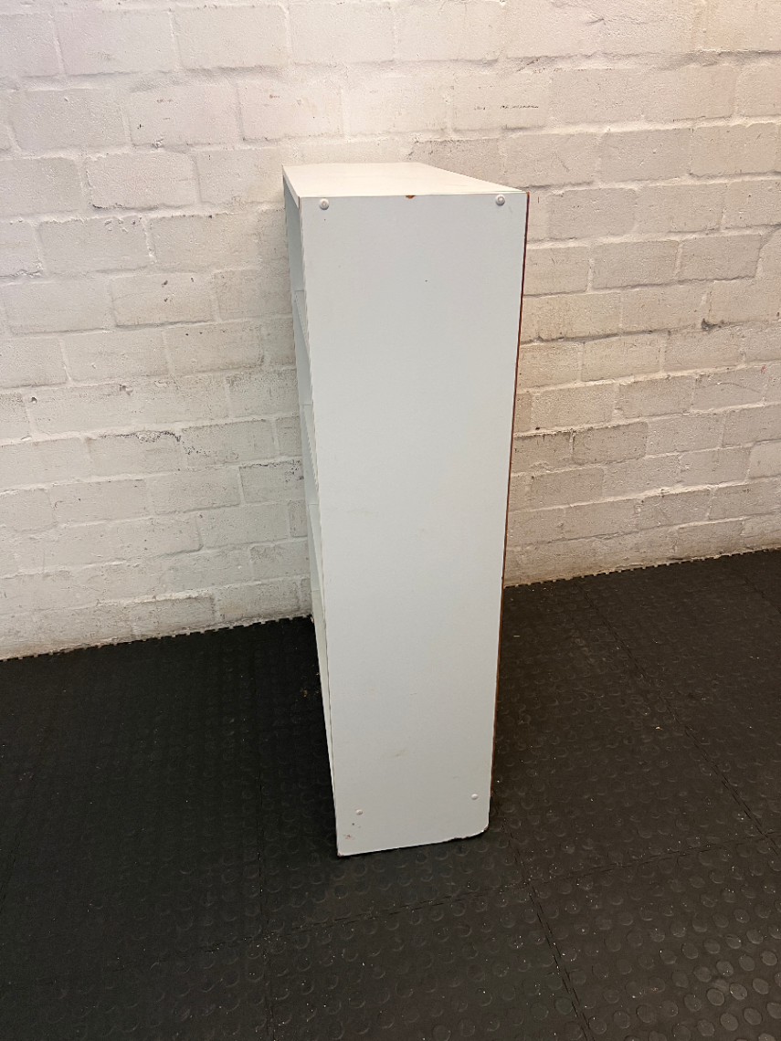 White Four-Shelf Bookcase — Structural Damage; Unable to Stand I - 2ndhandwarehouse.com
