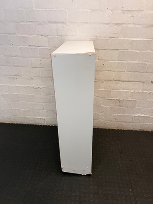 White Four-Shelf Bookcase — Structural Damage; Unable to Stand I - 2ndhandwarehouse.com