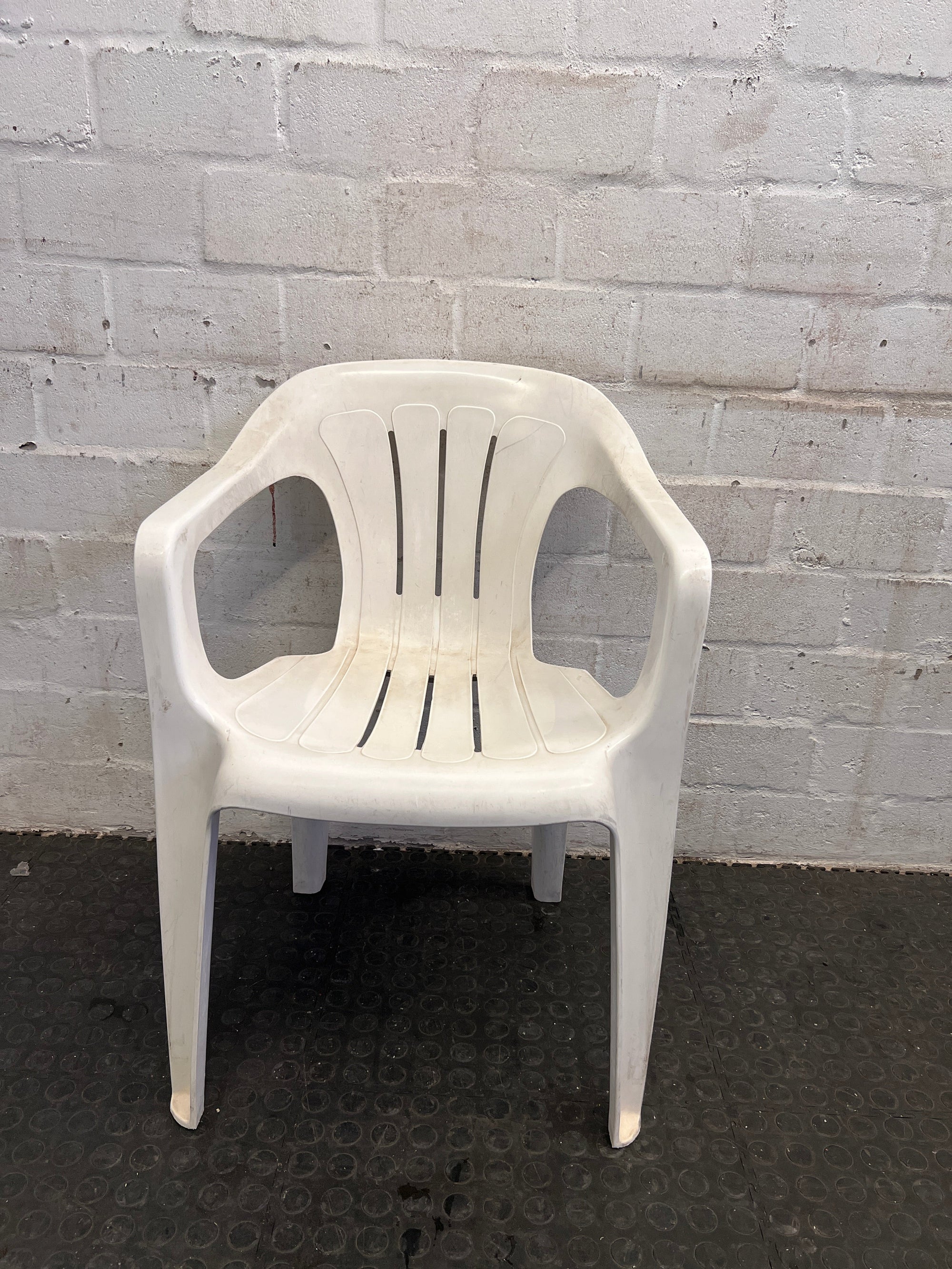 White Plastic Outdoor Chairs