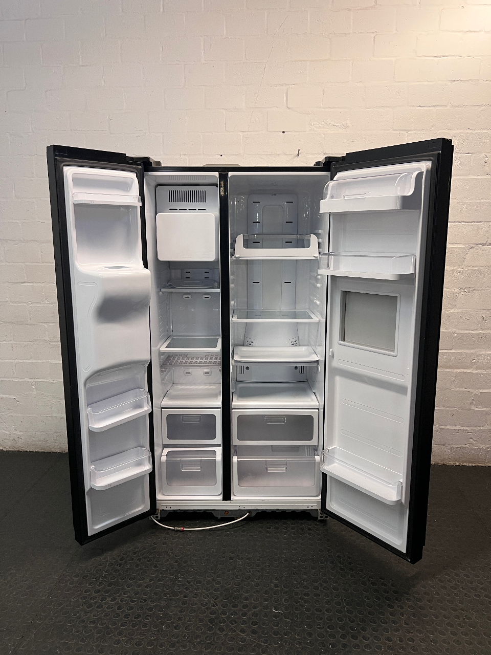 Samsung Black Mirror Side-by-Side Fridge Freezer — Good Working Order – condition detail