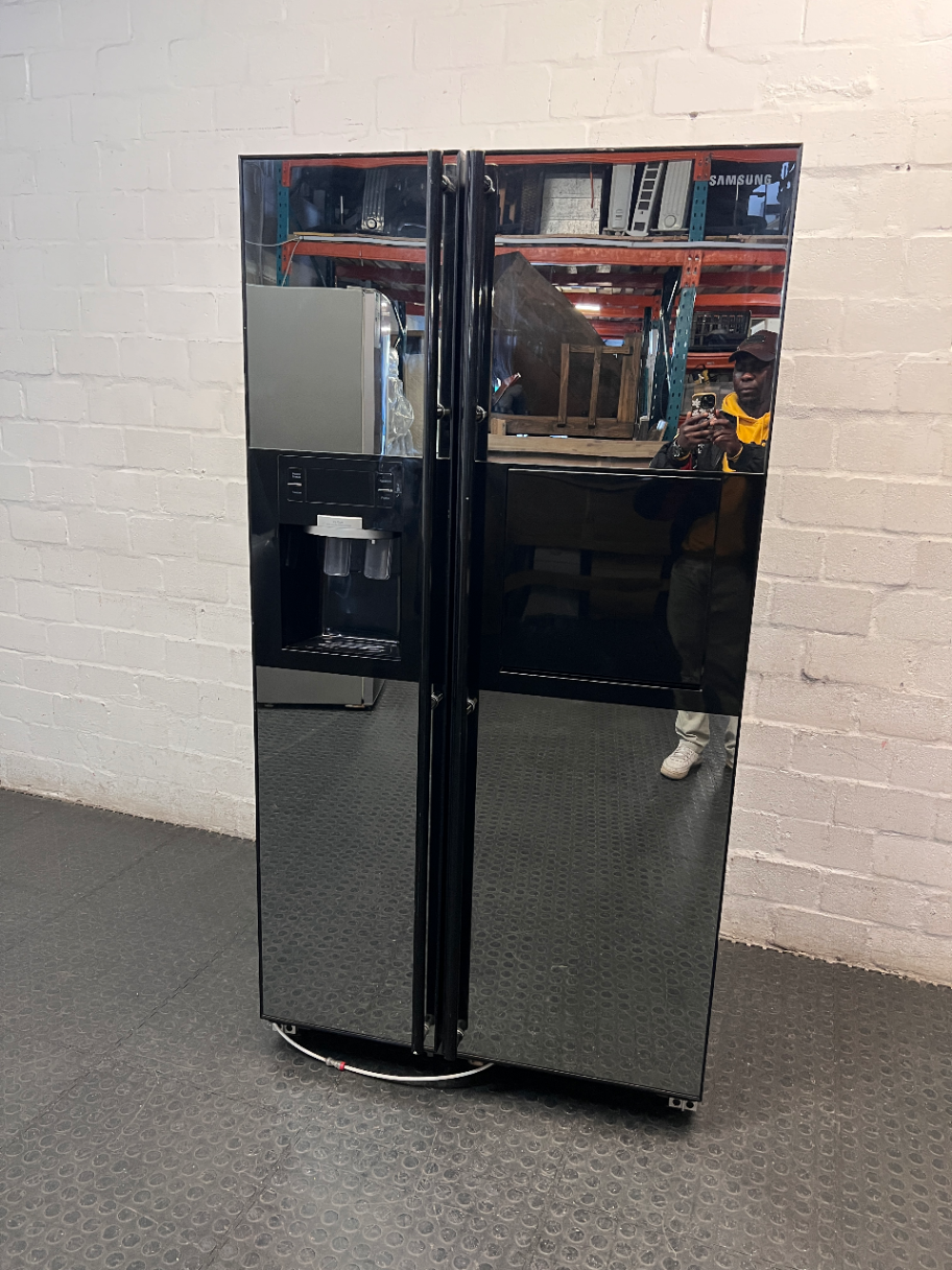 Samsung Black Mirror Side-by-Side Fridge Freezer — Good Working Order – main front view